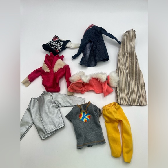 Assorted Doll Clothes Set that‎ can fit Barbie. - Picture 16 of 16